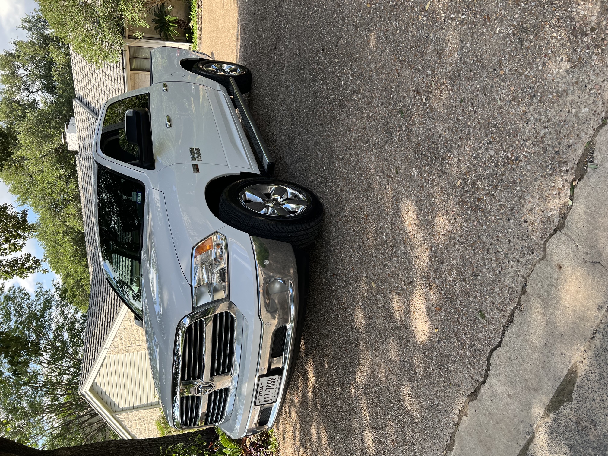 Used 2018 RAM 1500 Lone Star AWD/4WD image 1
