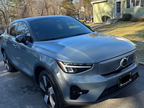 Used 2022 Volvo C40 P8 Recharge Ultimate image 1