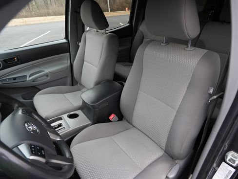 Used 2012 Toyota Tacoma 4x4 Double Cab w/ SR5 Pkg image 13