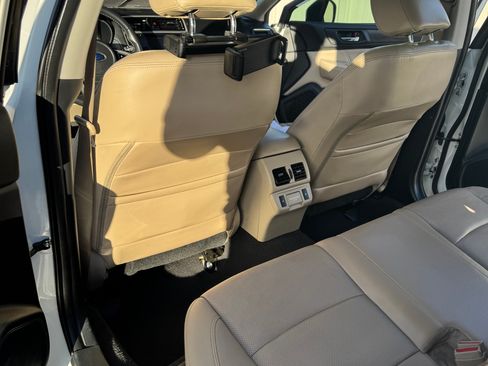 Used 2018 Subaru Outback 3.6R Limited image 5