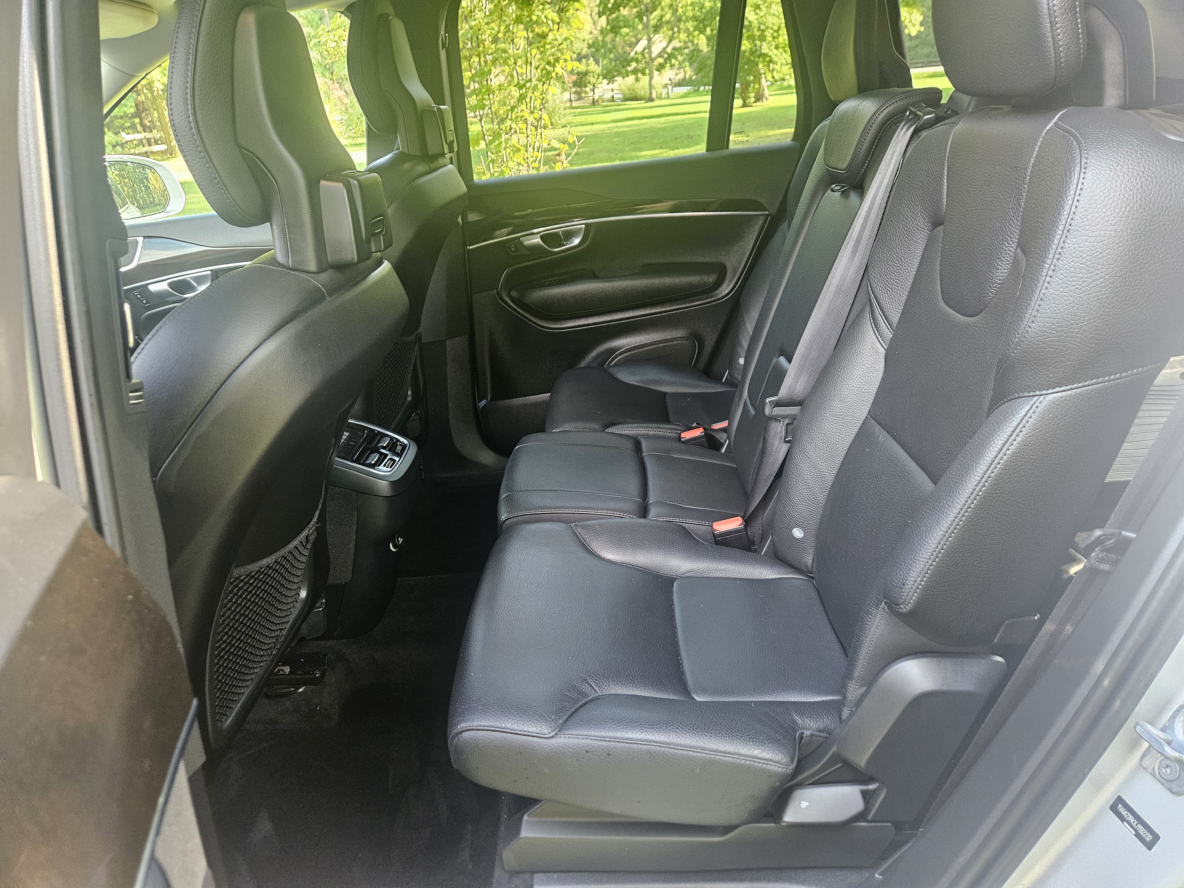 Used 2018 Volvo XC90 T6 Momentum w/ Convenience Package AWD/4WD image 10