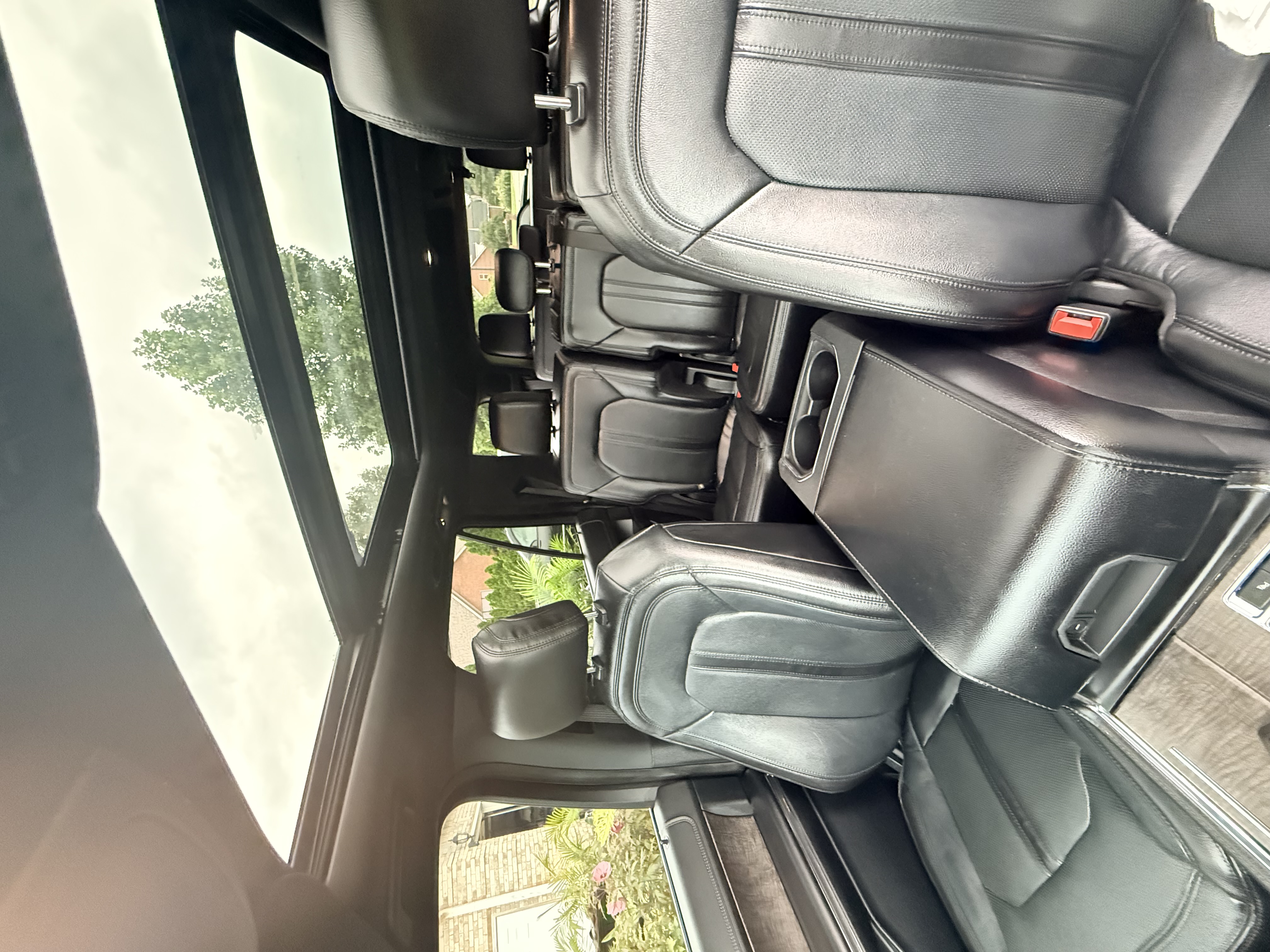 Used 2020 Ford Expedition Limited w/ Equipment Group 302A RWD image 23