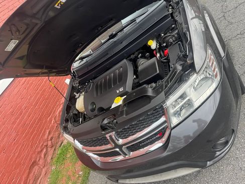 Used 2017 Dodge Journey SXT w/ Comfort/Convenience Group image 9