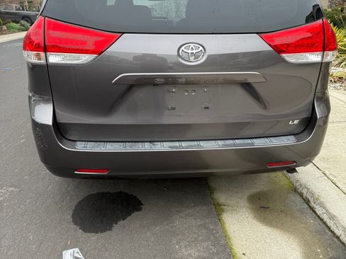 Used 2013 Toyota Sienna LE image 5