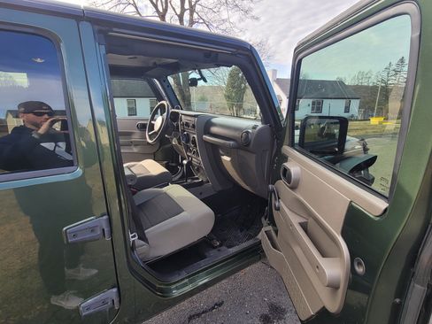 Used 2008 Jeep Wrangler Unlimited X w/ Trailer Tow Group image 12