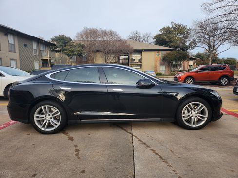Used 2014 Tesla Model S 85 image 4