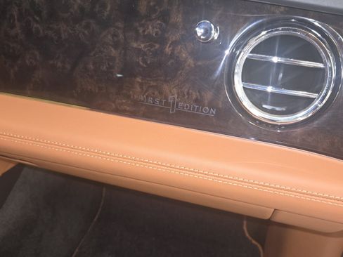 Used 2021 Bentley Bentayga V8 Sport Utility 4D image 14