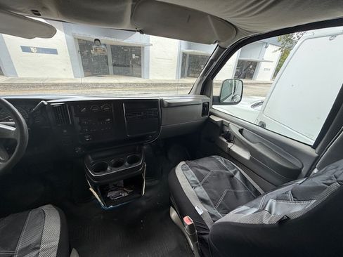 Used 2007 Chevrolet Express 3500 image 6