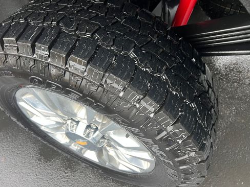 Used 2022 Chevrolet Silverado 2500 High Country w/ Technology Package image 8