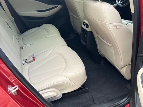 Used 2018 Buick Envision Premium AWD/4WD image 8