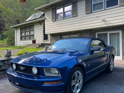 Used 2007 Ford Mustang GT RWD image 1