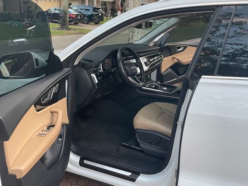 Used 2019 Audi Q8 Premium Plus w/ Premium Plus image 5