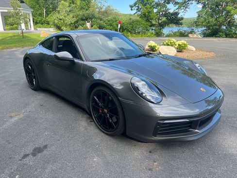 Used 2024 Porsche 911 Carrera S RWD image 2