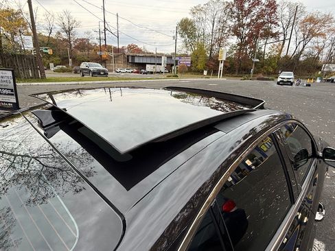 Used 2019 Genesis G70 2.0T Advanced w/ Sport Package image 29