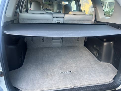 Used 2009 Toyota RAV4 Limited AWD/4WD image 9