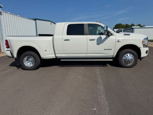 Used 2020 RAM 3500 Laramie image 8