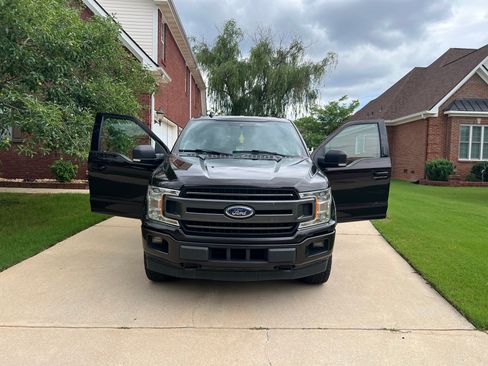 Used 2020 Ford F150 XLT w/ Equipment Group 302A Luxury AWD/4WD image 4
