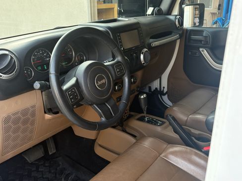 Used 2012 Jeep Wrangler Sahara w/ Connectivity Group image 6