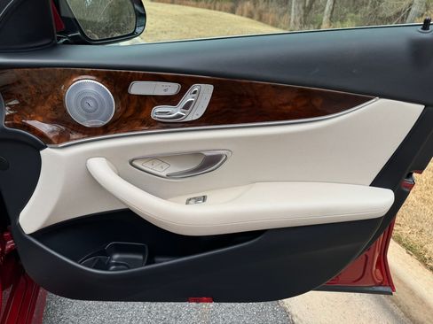 Used 2018 Mercedes-Benz E 300 image 26