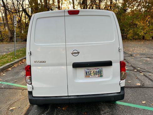 Used 2014 Nissan NV200 S w/ Cruise Control Package image 9