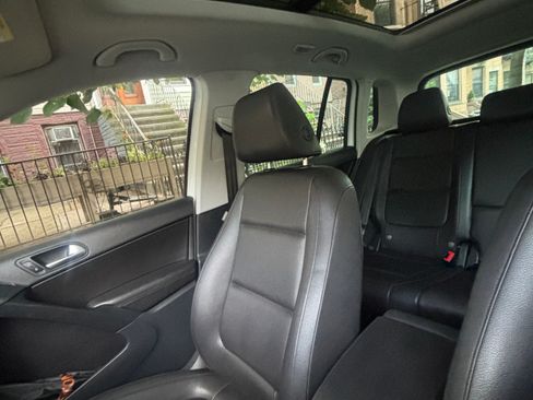 Used 2017 Volkswagen Tiguan Wolfsburg Edition FWD image 9