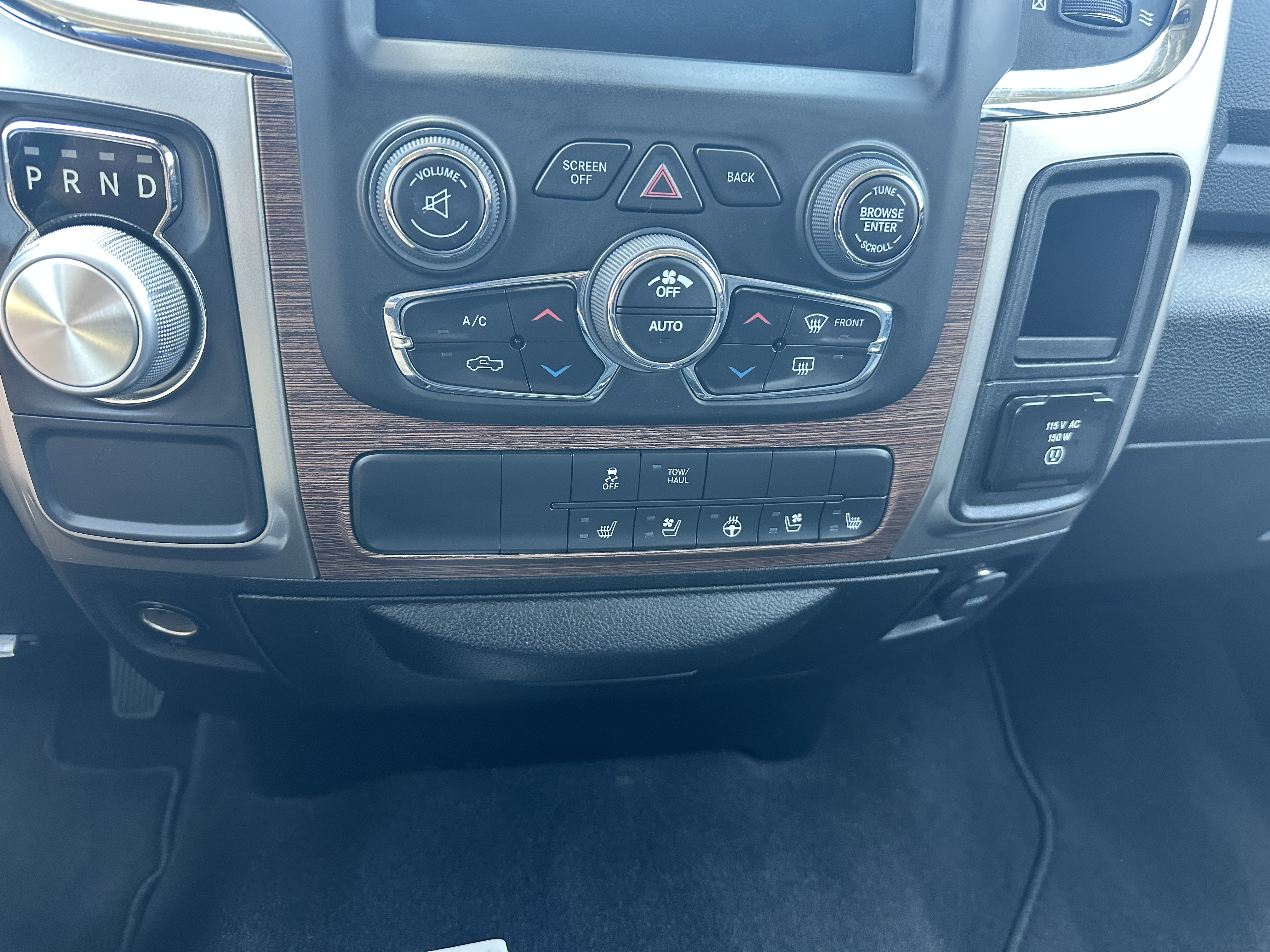 Used 2019 RAM 1500 Laramie RWD image 32