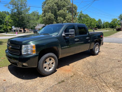 Used 2013 Chevrolet Silverado 1500 LTZ w/ LTZ Plus Package AWD/4WD image 1