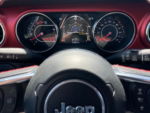 Used 2021 Jeep Wrangler Unlimited Rubicon AWD/4WD image 18