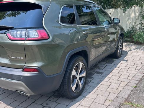 Used 2019 Jeep Cherokee Limited AWD/4WD image 8
