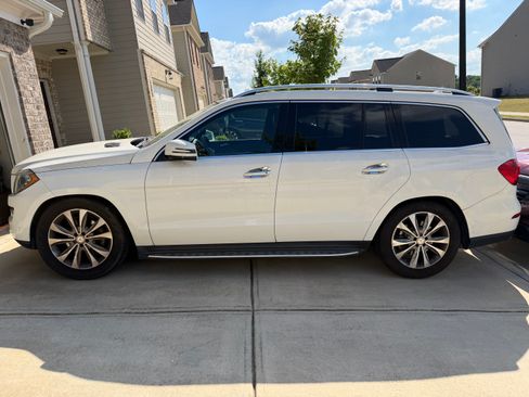 Used 2015 Mercedes-Benz GL 450 4MATIC w/ Lighting Package image 2