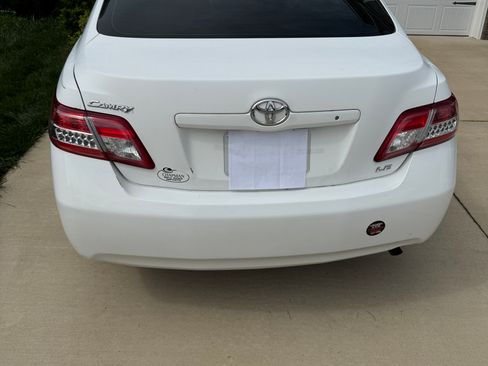 Used 2011 Toyota Camry LE FWD image 24