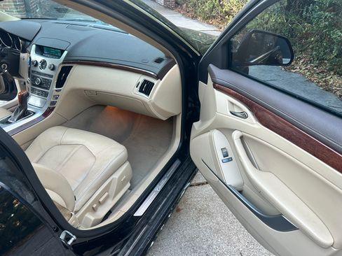 Used 2011 Cadillac CTS Luxury image 12