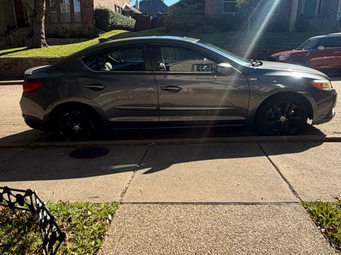 Used 2013 Acura ILX Hybrid w/ Technology Package image 5