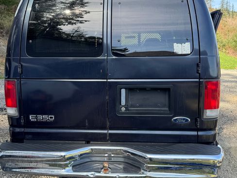 Used 1999 Ford E-350 and Econoline 350 Club Wagon RWD image 9