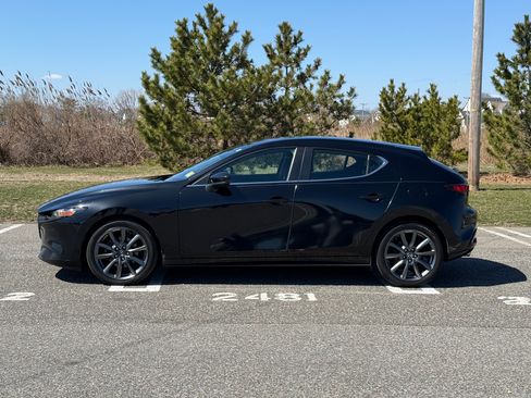 Used 2020 MAZDA MAZDA3 AWD Hatchback image 2