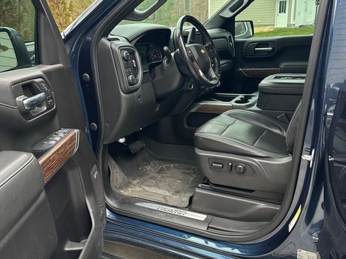 Used 2020 Chevrolet Silverado 1500 High Country w/ Technology Package image 8