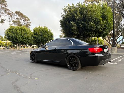 Used 2011 BMW 335i Convertible RWD image 27