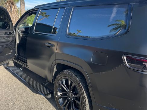 Used 2023 Jeep Grand Wagoneer Series II w/ Quick Order Packagew 28T image 11