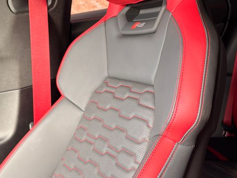 Used 2023 Audi RS e-tron GT image 19