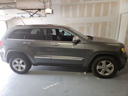 Used 2013 Jeep Grand Cherokee Limited RWD image 1