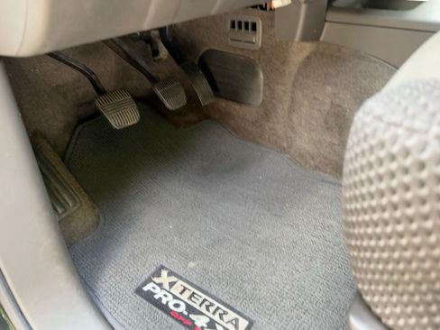 Used 2011 Nissan Xterra PRO-4X AWD/4WD image 10