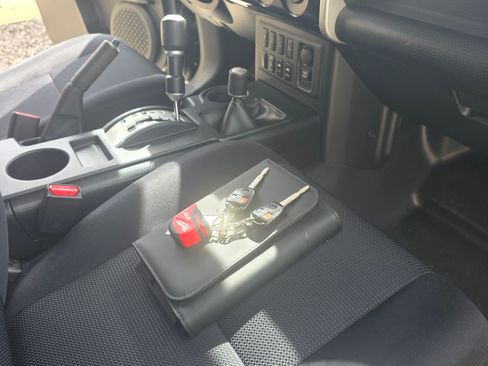 Used 2012 Toyota FJ Cruiser 4WD w/ Upgrade Pkg image 5