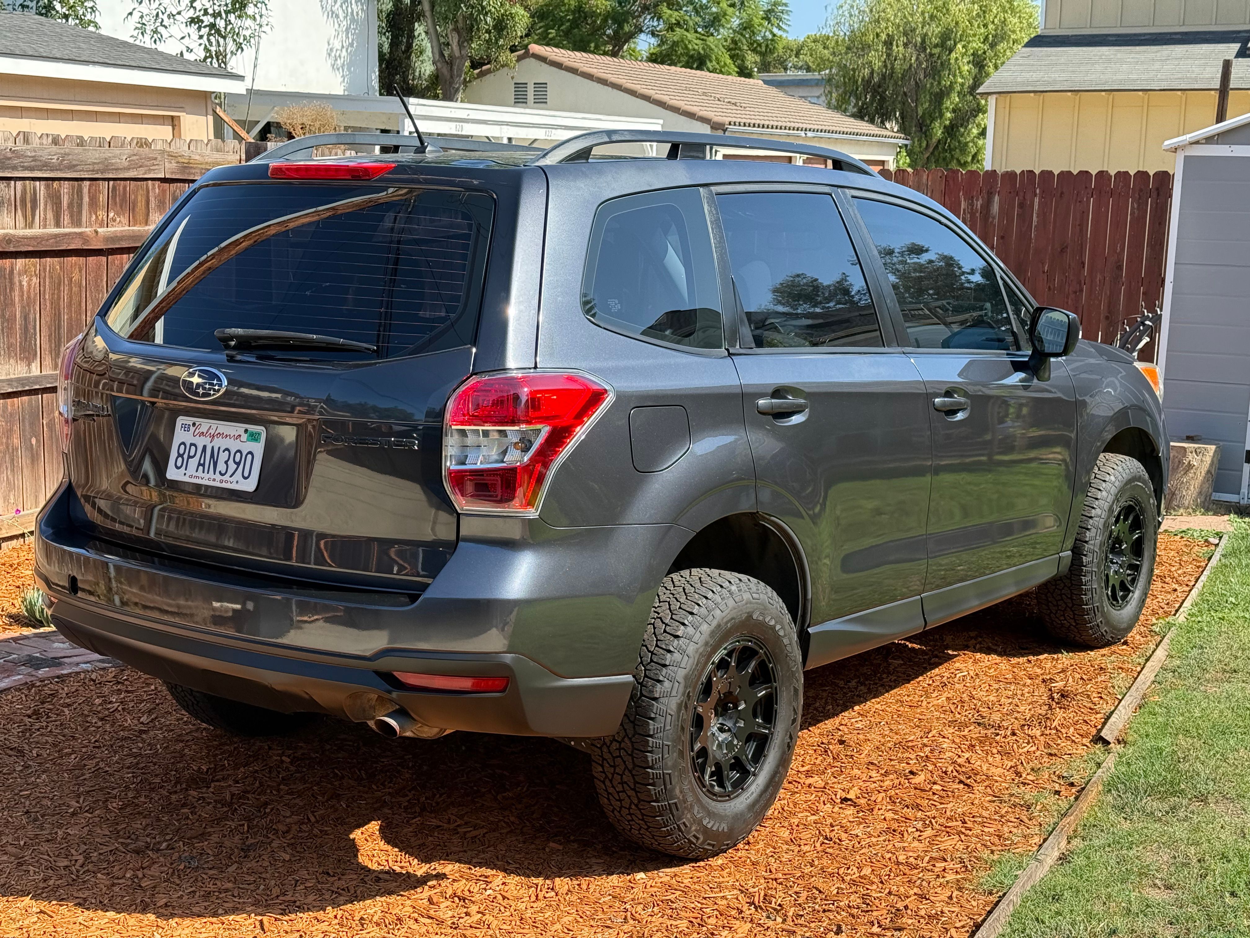 Used 2015 Subaru Forester 2.5i w/ Alloy Wheel Package AWD/4WD image 4