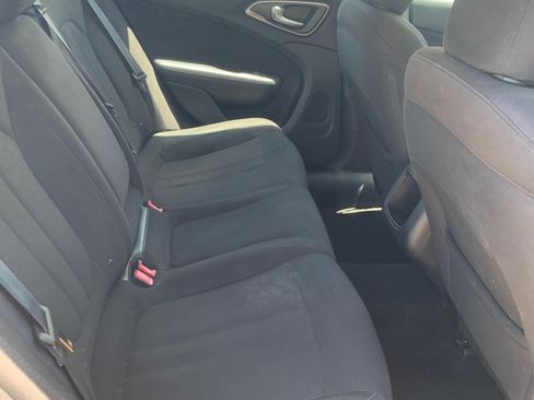 Used 2015 Chrysler 200 Limited w/ Convenience Group image 12