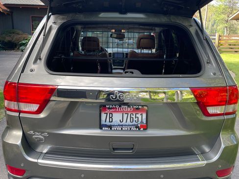 Used 2012 Jeep Grand Cherokee Overland AWD/4WD image 6