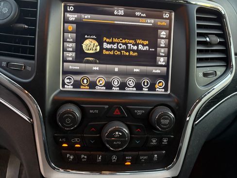 Used 2018 Jeep Grand Cherokee Summit image 14