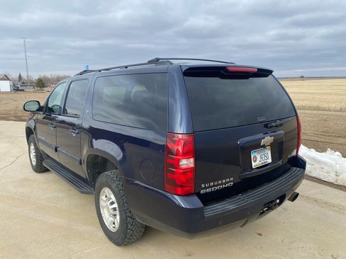 Used 2009 Chevrolet Suburban 2500 LT image 6
