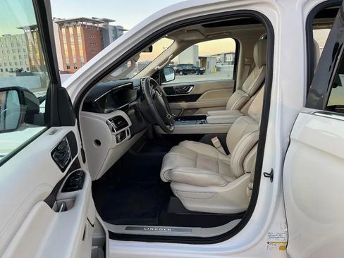 Used 2019 Lincoln Navigator Reserve w/ Cargo Package image 6