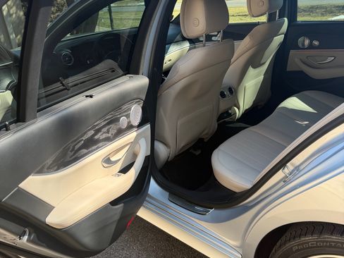 Used 2017 Mercedes-Benz E 400 4MATIC Wagon image 20