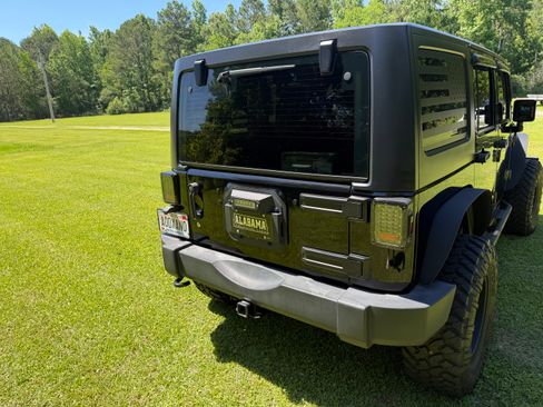 Used 2015 Jeep Wrangler Unlimited Sport AWD/4WD image 4